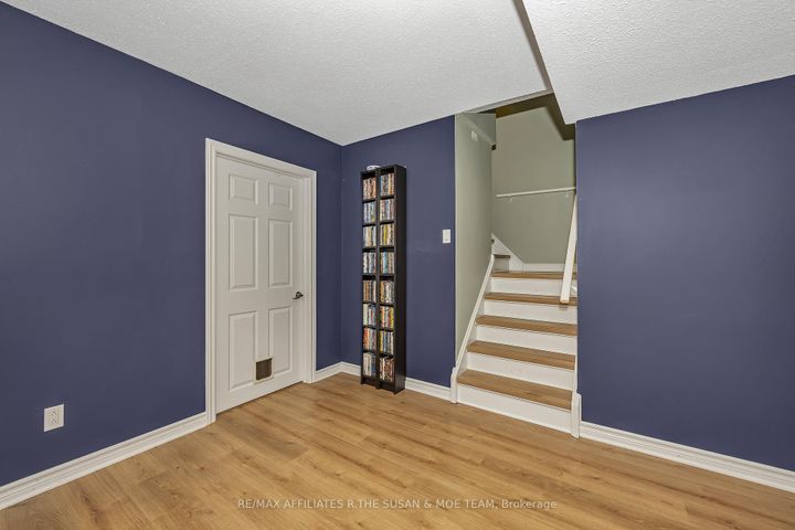 Photo 31 at 35 Monterey Drive, Nepean (Leslie Park), Ottawa