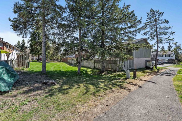 Photo 40 at 35 Monterey Drive, Nepean (Leslie Park), Ottawa