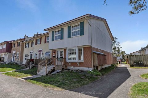 Photo 1 at 35 Monterey Drive, Nepean (Leslie Park), Ottawa