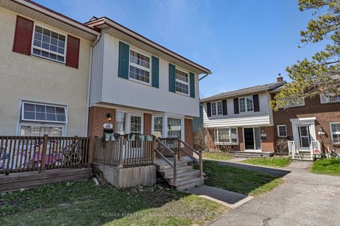 Photo 2 at 35 Monterey Drive, Nepean (Leslie Park), Ottawa