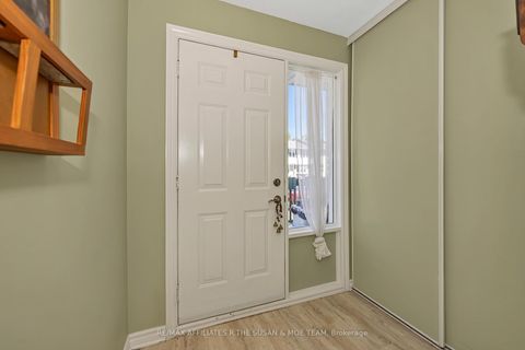 Photo 4 at 35 Monterey Drive, Nepean (Leslie Park), Ottawa