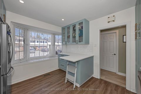 Photo 8 at 35 Monterey Drive, Nepean (Leslie Park), Ottawa