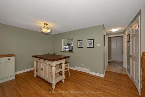 Photo 12 at 35 Monterey Drive, Nepean (Leslie Park), Ottawa