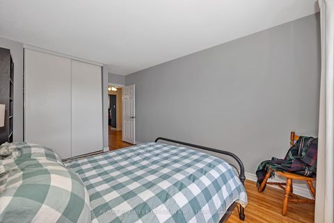 Photo 21 at 35 Monterey Drive, Nepean (Leslie Park), Ottawa