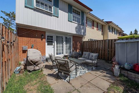 Photo 38 at 35 Monterey Drive, Nepean (Leslie Park), Ottawa