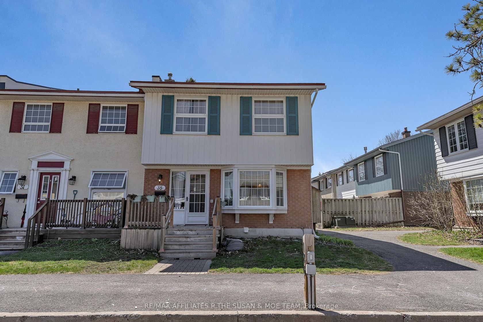 35 Monterey Drive, Nepean (Leslie Park), Ottawa 