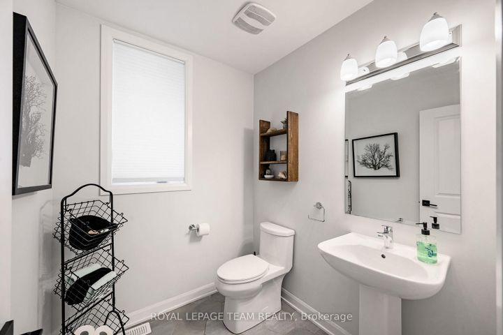 Photo 7 at 98 RALPH ERFLE Way, Nepean (Half Moon Bay), Ottawa