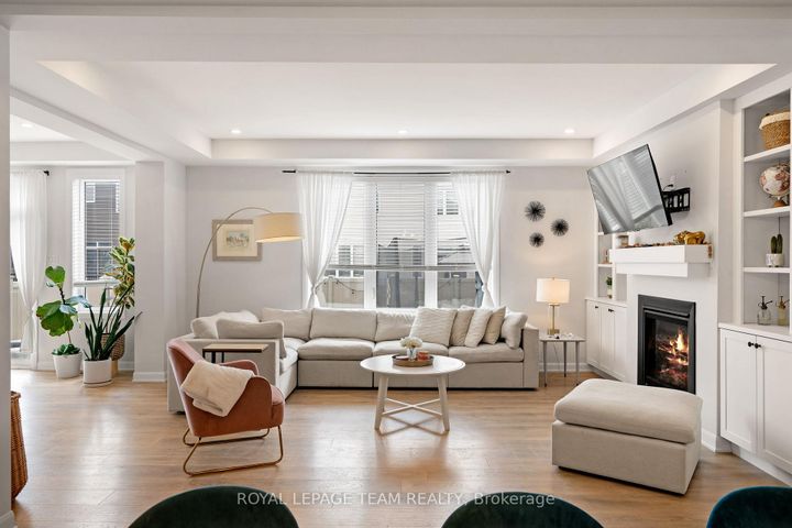 Photo 11 at 98 RALPH ERFLE Way, Nepean (Half Moon Bay), Ottawa