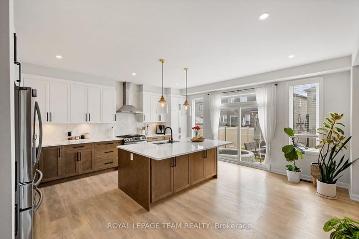 Photo 15 at 98 RALPH ERFLE Way, Nepean (Half Moon Bay), Ottawa