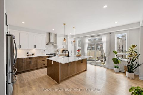 Photo 15 at 98 RALPH ERFLE Way, Nepean (Half Moon Bay), Ottawa