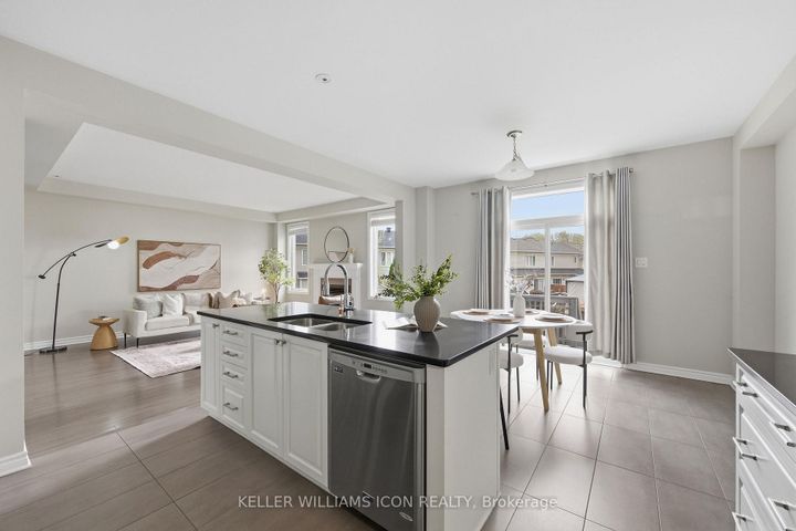 Photo 17 at 3379 Woodroffe Avenue, Nepean (Strandherd), Ottawa