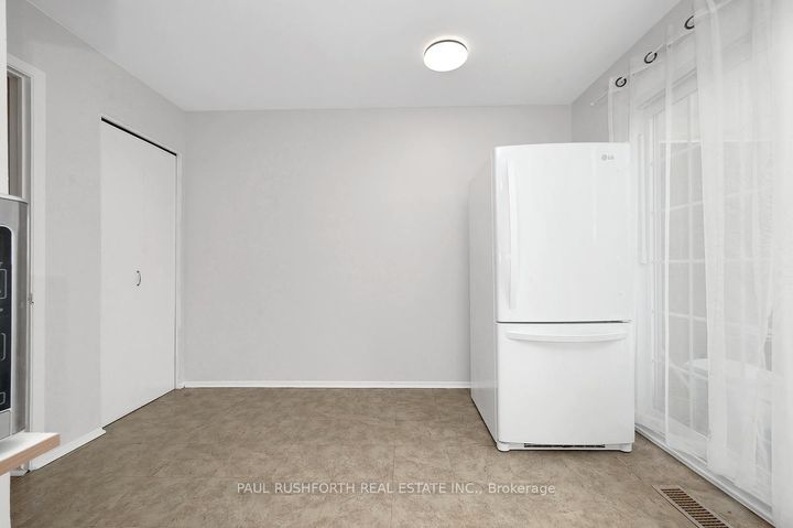 Photo 13 at 1107 Meadowlands Drive, Nepean (Carleton Square), Ottawa