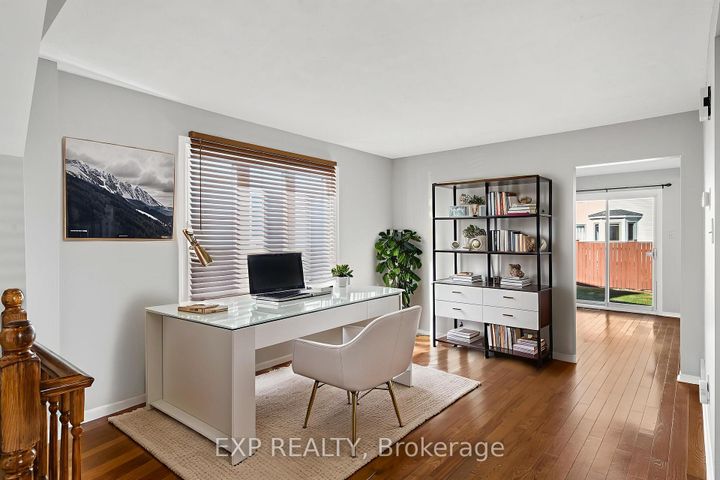 Photo 4 at 32 Peacock Crescent, Nepean (Cedargrove/Fraserdale), Ottawa