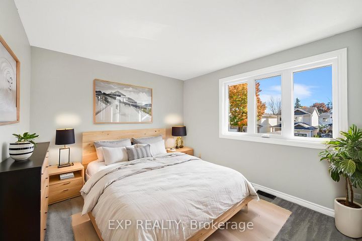Photo 13 at 32 Peacock Crescent, Nepean (Cedargrove/Fraserdale), Ottawa