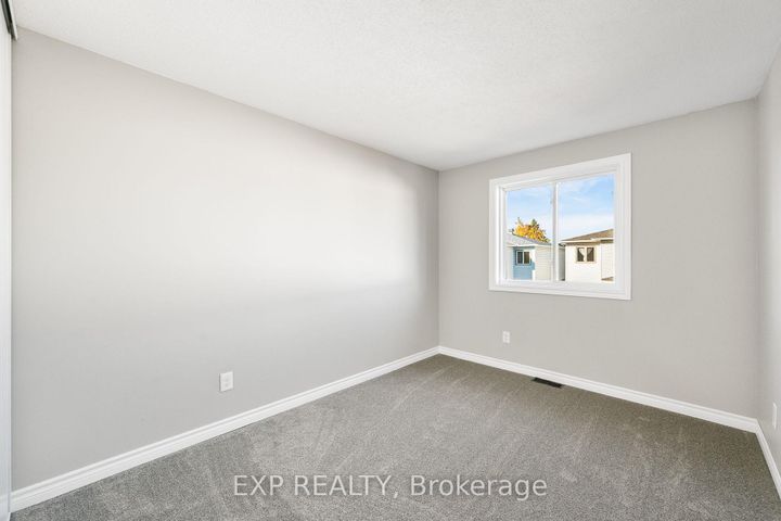 Photo 19 at 32 Peacock Crescent, Nepean (Cedargrove/Fraserdale), Ottawa