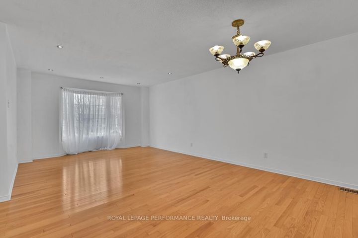 Photo 5 at 42 Jack Aaron Drive, Nepean (Craig Henry/Woodvale), Ottawa