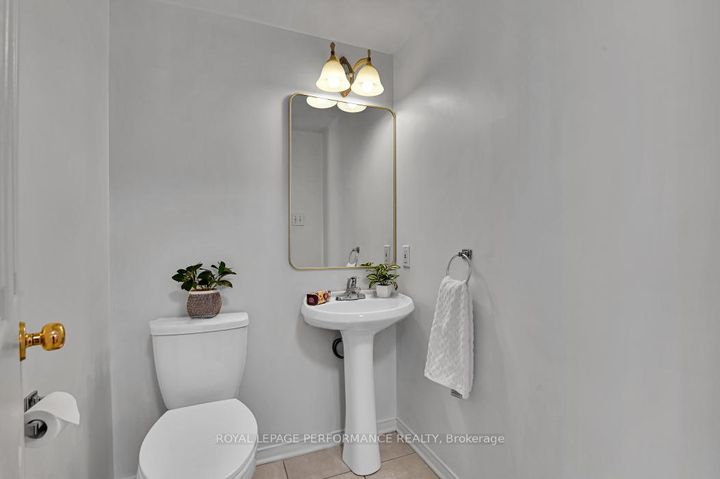 Photo 7 at 42 Jack Aaron Drive, Nepean (Craig Henry/Woodvale), Ottawa
