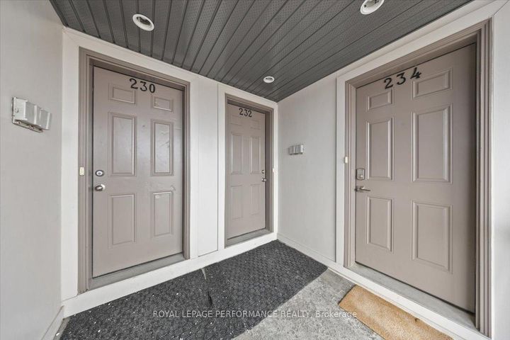 Photo 2 at 232 Shanly Private, Nepean (Stonebridge), Ottawa