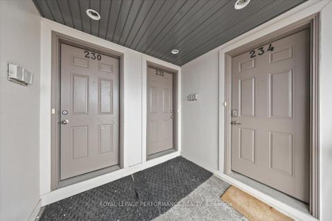 Photo 2 at 232 Shanly Private, Nepean (Stonebridge), Ottawa