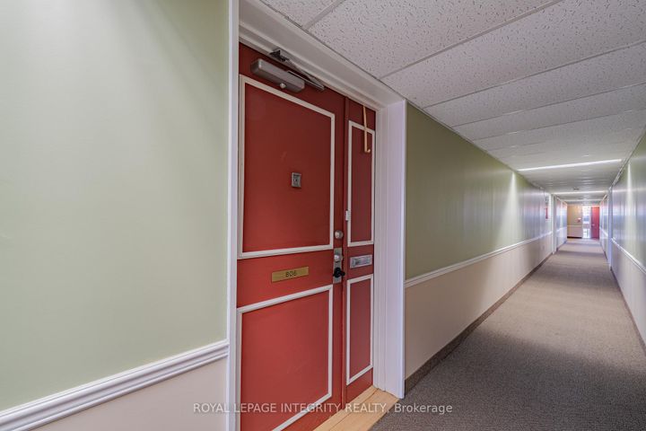 Photo 4 at 806 - 1356 Meadowlands Drive E, Nepean (Borden Farm/Stewart Farm/Carleton Heights/Parkwood Hills), Ottawa