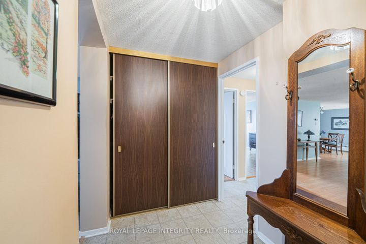 Photo 6 at 806 - 1356 Meadowlands Drive E, Nepean (Borden Farm/Stewart Farm/Carleton Heights/Parkwood Hills), Ottawa