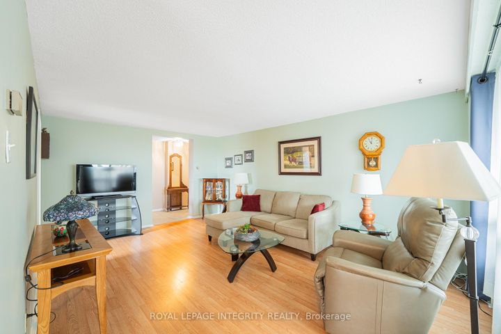 Photo 9 at 806 - 1356 Meadowlands Drive E, Nepean (Borden Farm/Stewart Farm/Carleton Heights/Parkwood Hills), Ottawa