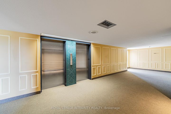 Photo 24 at 806 - 1356 Meadowlands Drive E, Nepean (Borden Farm/Stewart Farm/Carleton Heights/Parkwood Hills), Ottawa