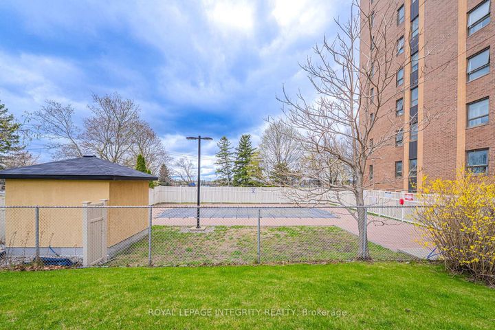 Photo 33 at 806 - 1356 Meadowlands Drive E, Nepean (Borden Farm/Stewart Farm/Carleton Heights/Parkwood Hills), Ottawa