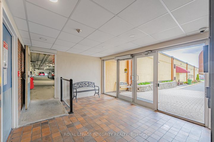 Photo 37 at 806 - 1356 Meadowlands Drive E, Nepean (Borden Farm/Stewart Farm/Carleton Heights/Parkwood Hills), Ottawa