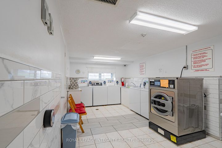 Photo 38 at 806 - 1356 Meadowlands Drive E, Nepean (Borden Farm/Stewart Farm/Carleton Heights/Parkwood Hills), Ottawa
