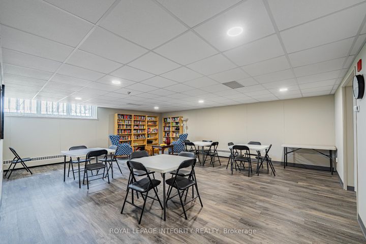 Photo 42 at 806 - 1356 Meadowlands Drive E, Nepean (Borden Farm/Stewart Farm/Carleton Heights/Parkwood Hills), Ottawa