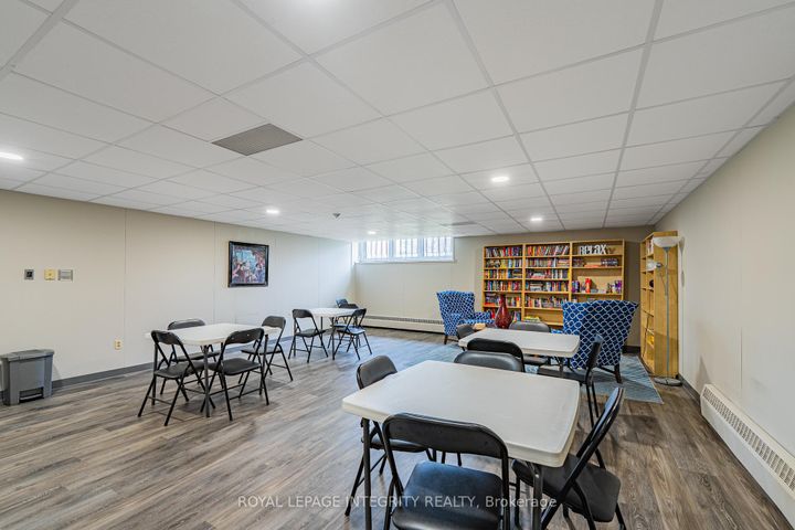 Photo 43 at 806 - 1356 Meadowlands Drive E, Nepean (Borden Farm/Stewart Farm/Carleton Heights/Parkwood Hills), Ottawa