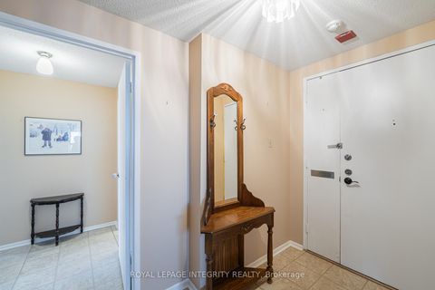 Photo 5 at 806 - 1356 Meadowlands Drive E, Nepean (Borden Farm/Stewart Farm/Carleton Heights/Parkwood Hills), Ottawa