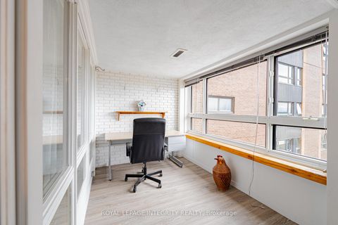 Photo 12 at 806 - 1356 Meadowlands Drive E, Nepean (Borden Farm/Stewart Farm/Carleton Heights/Parkwood Hills), Ottawa
