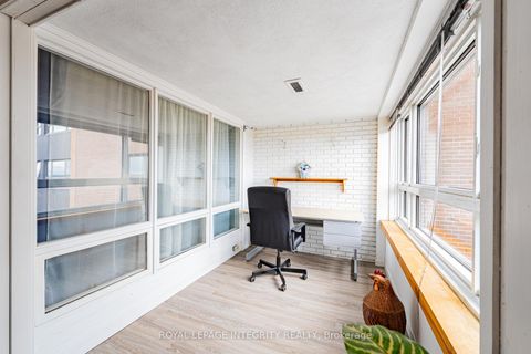 Photo 13 at 806 - 1356 Meadowlands Drive E, Nepean (Borden Farm/Stewart Farm/Carleton Heights/Parkwood Hills), Ottawa