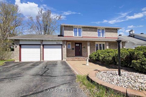 Photo 3 at 13 Shanel Place, Nepean (Pheasant Run), Ottawa