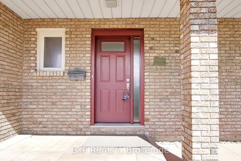 Photo 5 at 13 Shanel Place, Nepean (Pheasant Run), Ottawa