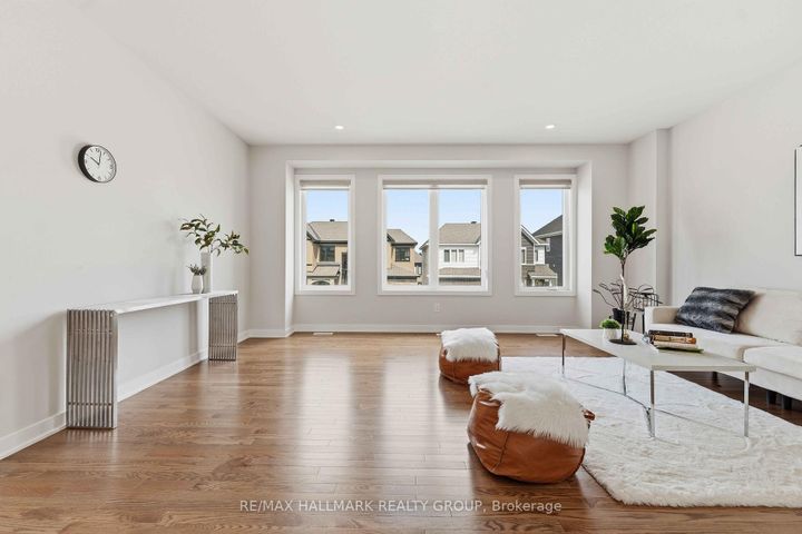 Photo 2 at 404 Appalachian Circle, Nepean (Half Moon Bay), Ottawa