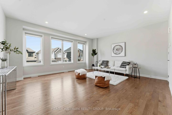 Photo 3 at 404 Appalachian Circle, Nepean (Half Moon Bay), Ottawa