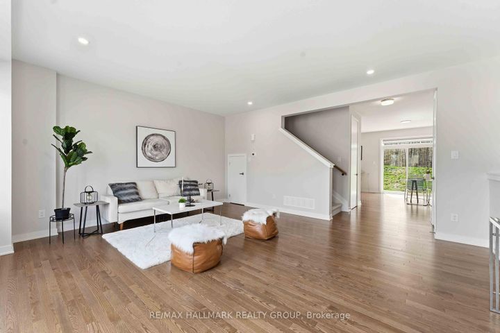 Photo 5 at 404 Appalachian Circle, Nepean (Half Moon Bay), Ottawa