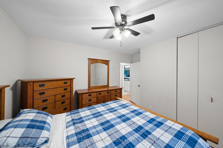 Photo 21 at 11 Springdale Crescent, Nepean (Sheahan Estates/Trend Village), Ottawa