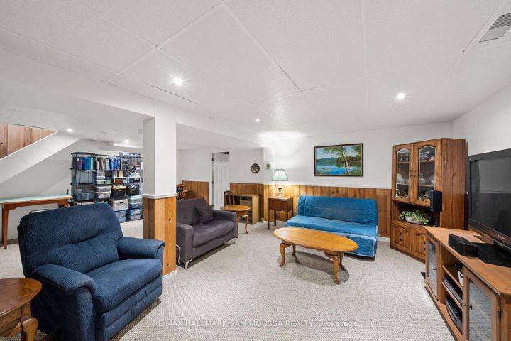 Photo 32 at 11 Springdale Crescent, Nepean (Sheahan Estates/Trend Village), Ottawa