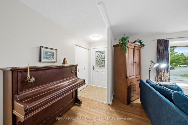 Photo 33 at 11 Springdale Crescent, Nepean (Sheahan Estates/Trend Village), Ottawa