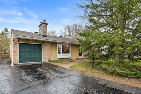 Photo 3 at 11 Springdale Crescent, Nepean (Sheahan Estates/Trend Village), Ottawa