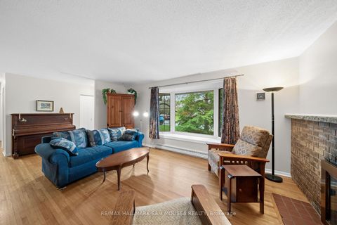 Photo 11 at 11 Springdale Crescent, Nepean (Sheahan Estates/Trend Village), Ottawa