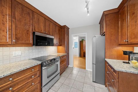 Photo 16 at 11 Springdale Crescent, Nepean (Sheahan Estates/Trend Village), Ottawa