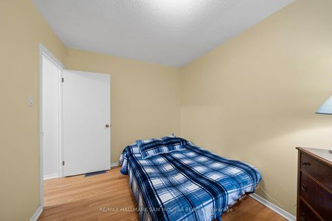 Photo 23 at 11 Springdale Crescent, Nepean (Sheahan Estates/Trend Village), Ottawa