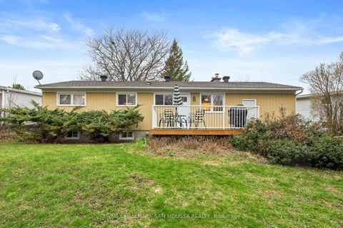 Photo 36 at 11 Springdale Crescent, Nepean (Sheahan Estates/Trend Village), Ottawa