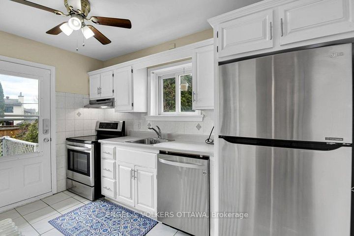 Photo 11 at 36 Argue Drive, Nepean (Borden Farm/Stewart Farm/Carleton Heights/Parkwood Hills), Ottawa