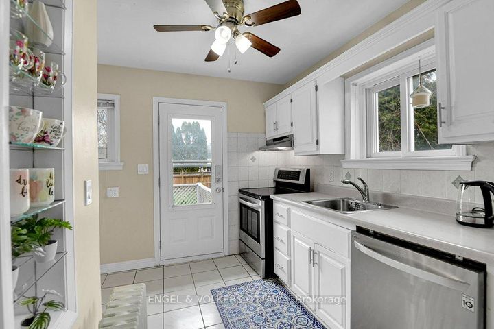 Photo 12 at 36 Argue Drive, Nepean (Borden Farm/Stewart Farm/Carleton Heights/Parkwood Hills), Ottawa